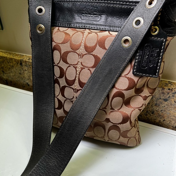 EUC Coach crossbody shoulder strap, coach monogram purse, handbag - Picture 6 of 7
